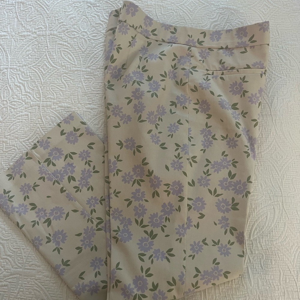 Zara cropped Floral Print Pants